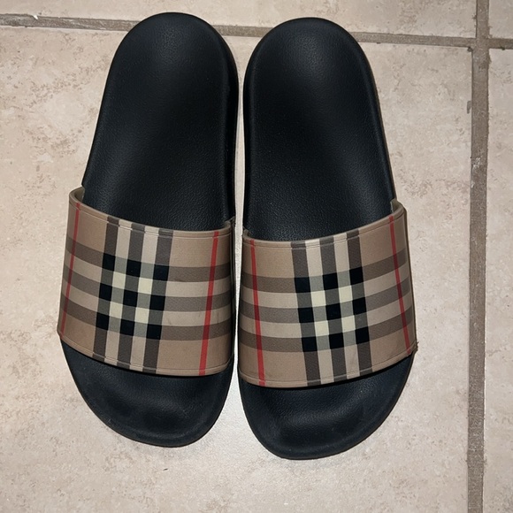 Burberry Slides - Picture 4 of 4